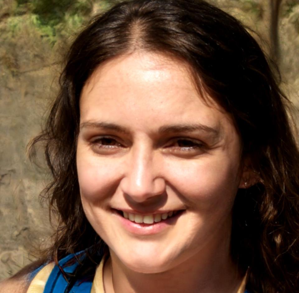 Dr. Kerstin Waldmann bei der Analyse von Finanzmodellen